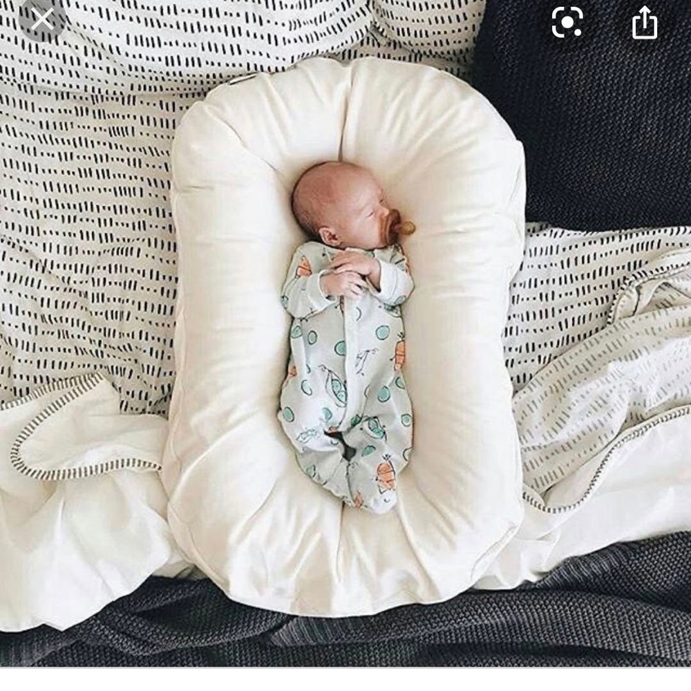 Snuggle Me Infant Lounger - w/cover & travel bag